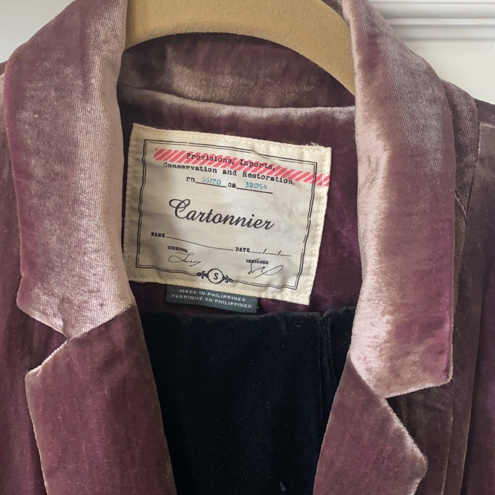 Blazer - Picture 4 of 4